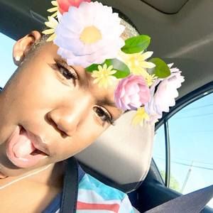 Meet your Posher, Crystal